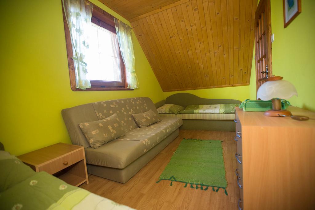 Chata Benusovce Liptovský Trnovec Buitenkant foto